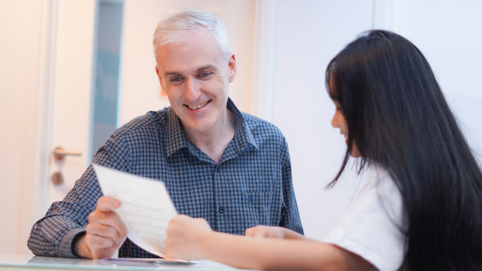 Giao Tiếp Với Giáo Viên Bản Xứ